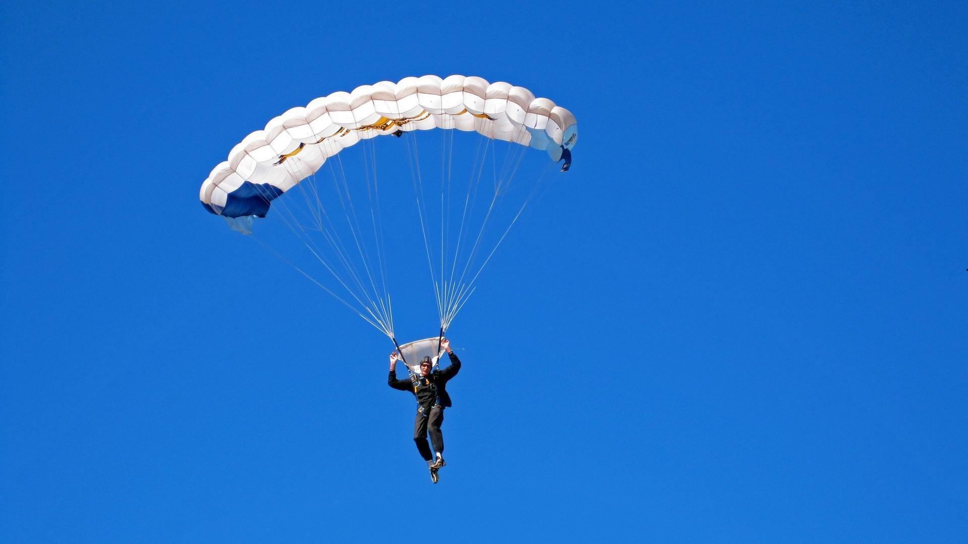 意媒揭秘卡纳瓦罗多哈滞留风波，前恒大主帅异国受困十二日 使馆协助终返程